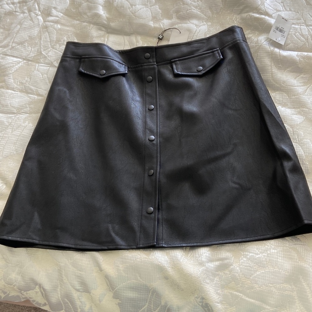 Cute Leather skirt, nwt